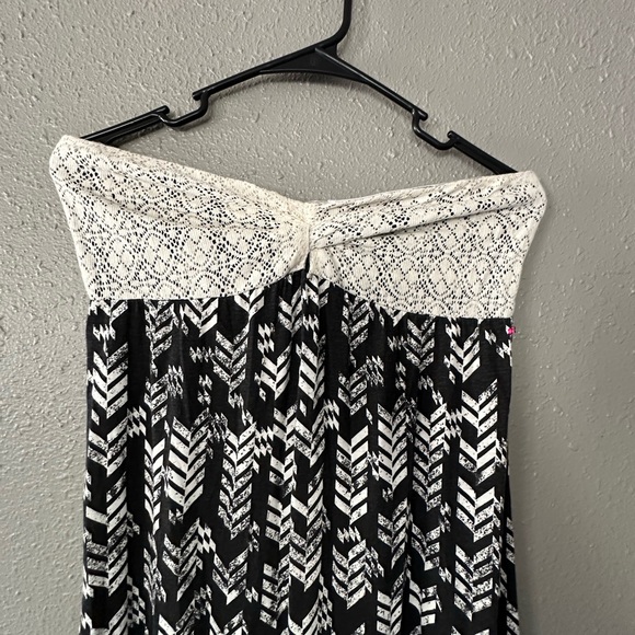 “Roxy Women’s Large Strapless Summer Dress Black and White - Long Length” - Picture 3 of 10